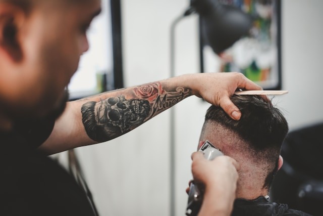 Gefahr durch Barbershop-Besuch – Experte warnt vor Ausbreitung einer hochansteckenden Hautpilzinfektion