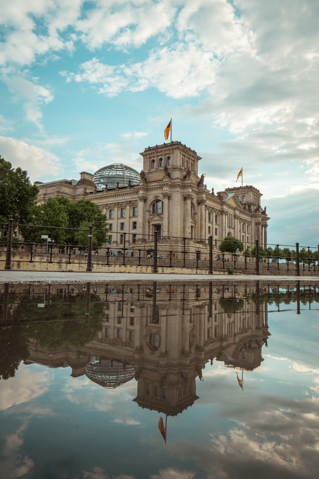 Was eine starke Demokratie ausmacht – Demokratie in Zeiten des Aufstiegs der kleinen und extremen Parteien