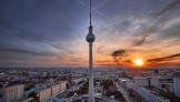 Viele Besucher an der Berliner Mauer – Wo Sie 2023 kulturelle Highlights besichtigen können