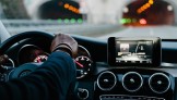 In welchem Alter wird es beim Autofahren gefährlich? Wann ist die Unfallgefahr besonders hoch?